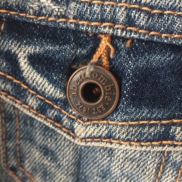 EUC Abercrombie Kids Denim Jacket 💙⚪️ - Picture 10 of 13
